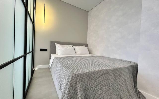 Smile Apartments (Смайл Апартментс) на улице Соколова 68/118c1