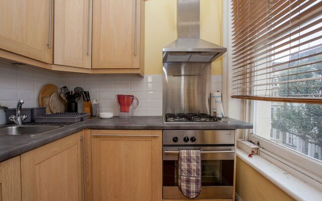 Gorgeous Central One Bed in Earls Court