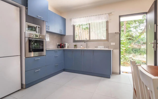 PORT CITY HAIFA - Luxury Apartments 50 mtrs From The Beach