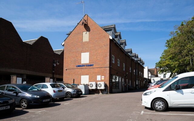 Velvet 2-bedroom Apartment, Brewery Road, Hoddesdon