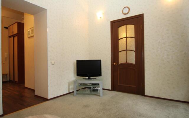 Tverskaya Street (Тверская Стрит) на улице Садовая-Триумфальная 4-10