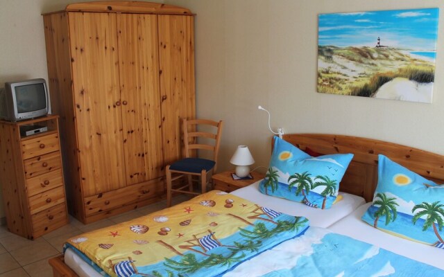 Spacious Apartment with Garden near Sea in Rerik