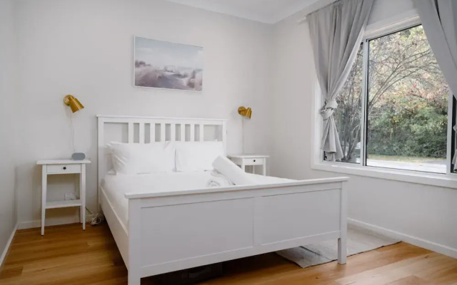 Exquisitely Spacious 3-bed Home