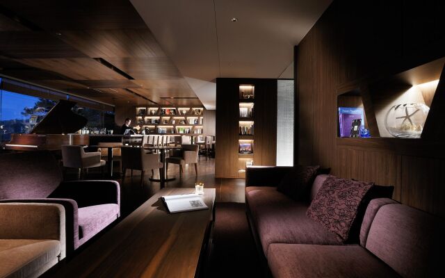 Toba Hotel International