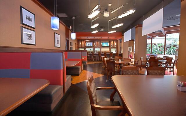 Crowne Plaza Suites Arlington by IHG