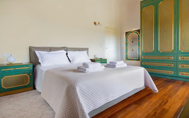 Villa Elihrisos-private Heated Pool Near the sea