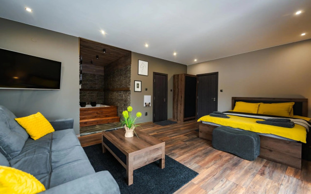 The White Horse Apartment 1