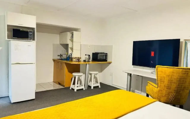Room-busa House Self-catering Unit