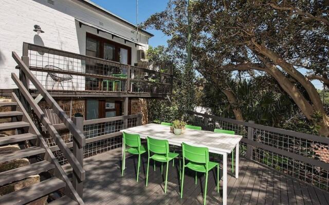 Historic 1890s House With Terraced Backyard Deck H346