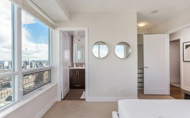 QuickStay - Beautiful Toronto Condo, City Views