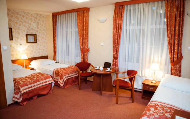 Hotel Logos