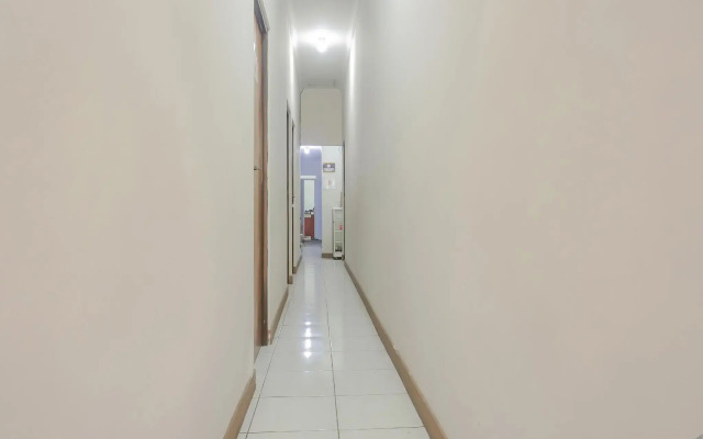 OYO 90338 Rumah Yasmin Syariah
