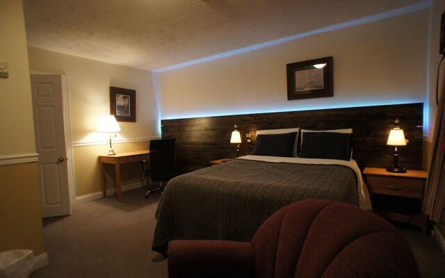 Silverwood Inn & Suites