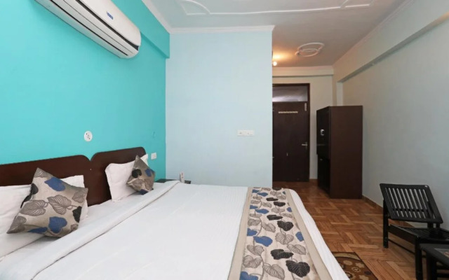 OYO 11482 Mahalaxmi Palace