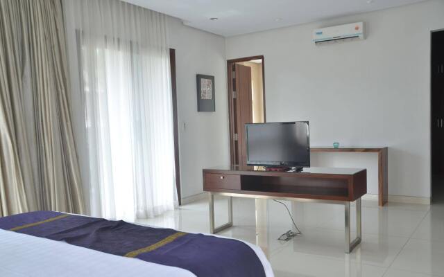 BreezeBlows City View 5BR with Pool + Familly Room
