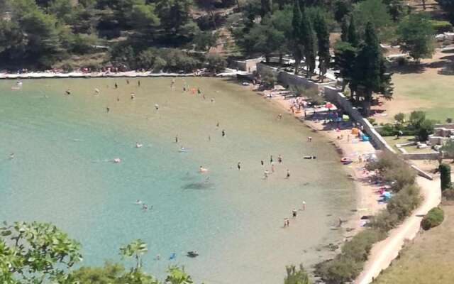 Damir - 80 m From Beach - A1
