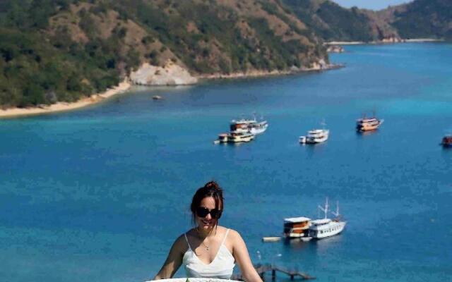 Loccal Collection Hotel