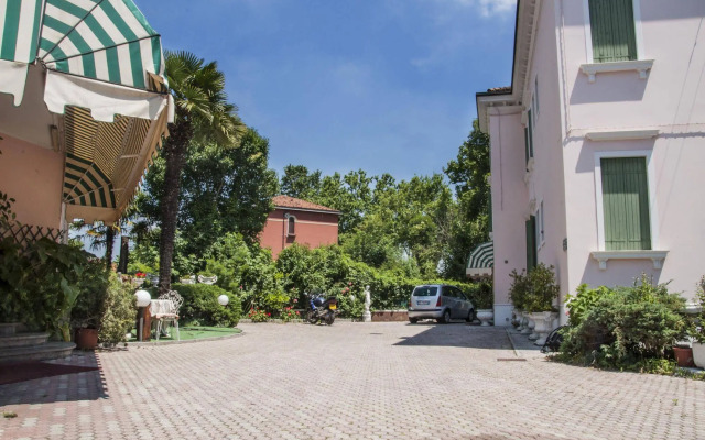 Hotel Villa Serena