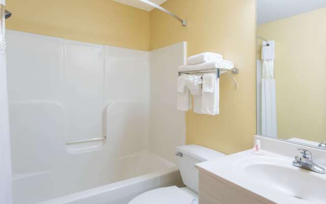 Super 8 by Wyndham Medina