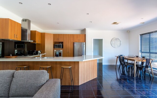 Caxton Beach Hideaway