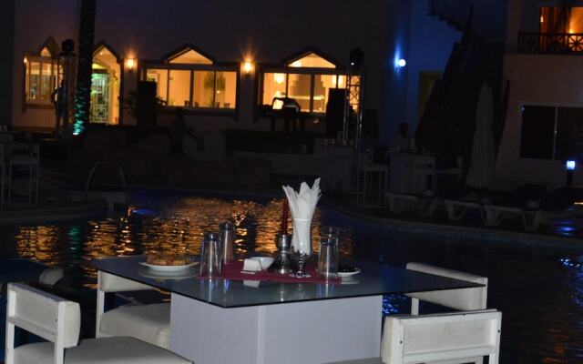 Magic Stay at Le Mirage Hotel