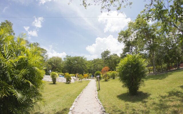 Maya Zacpetén Jungle Lodge