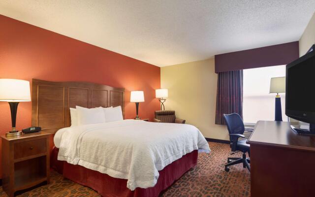 Hampton Inn Shawnee