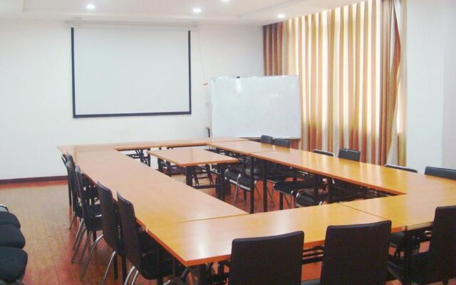 Hanting Zibo Linyi People's Square Hotel