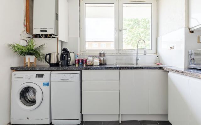 3 Bed Flat, Dedicated Workspace, Parking, 4KTV