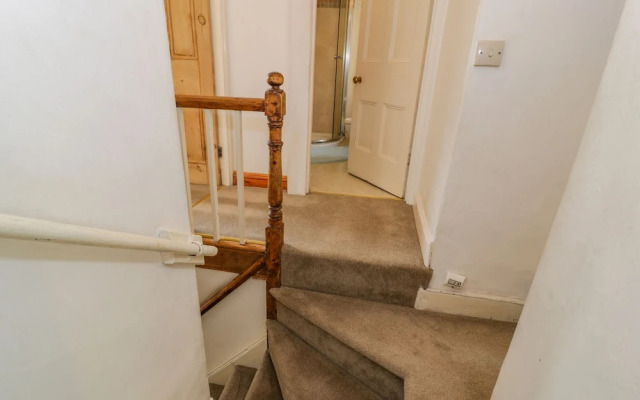 6 Glyn Terrace