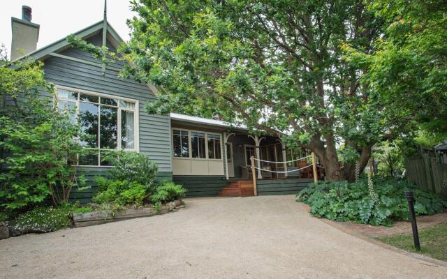 Oak Tree Lodge