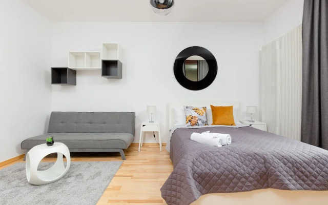 Studio Kolejowa Warsaw by Renters