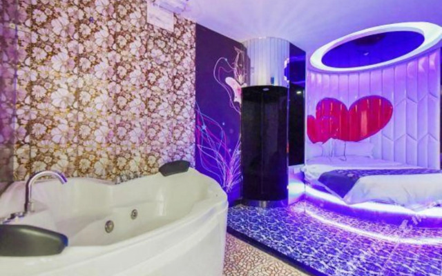 Moos Hotel (Shanghai Jiuting Subway Station)