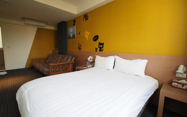 Breeze and Waves Hostel