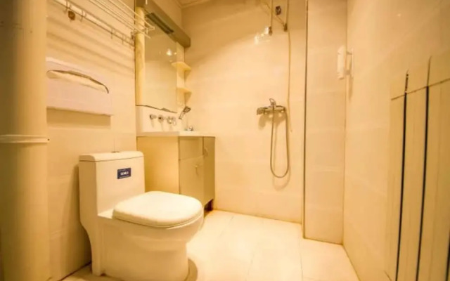 Swan Apartment