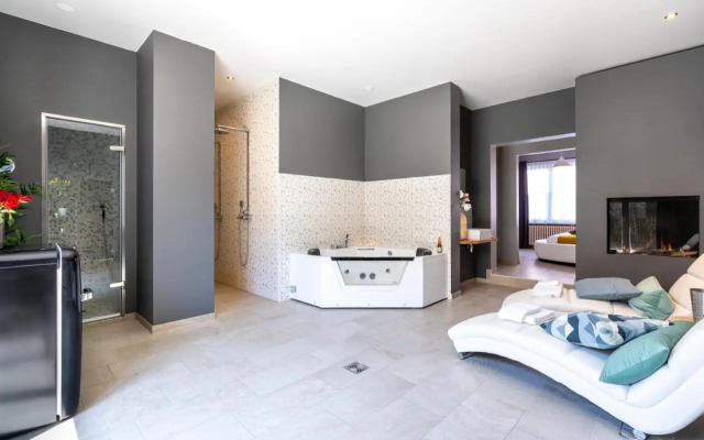 The Rose Suites