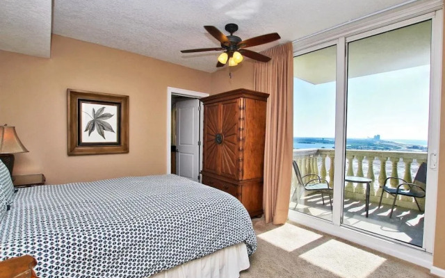 Colonnades 1901 - 4 Br condo