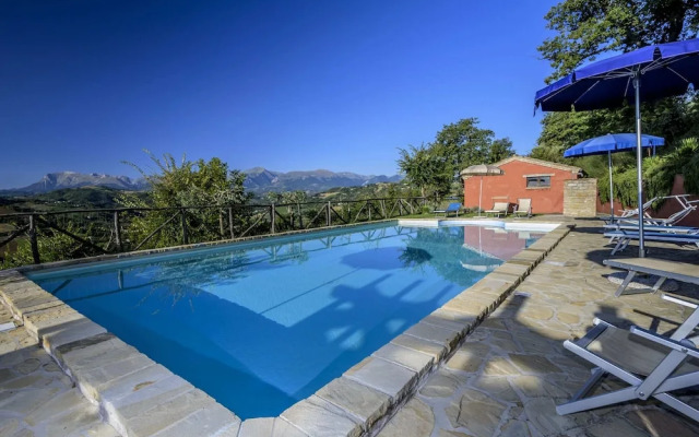 Relaxing Retreat in Le Marche