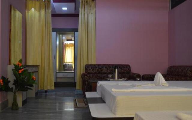 Hotel Theja Fort
