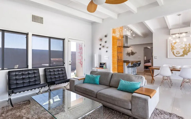 Modern Desert Oasis
