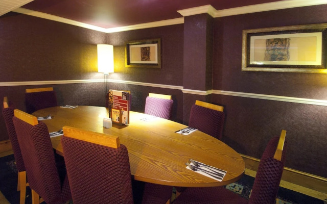 Premier Inn Christchurch / Highcliffe