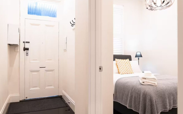 Lovely & Spacious 2-BR home in Norwood