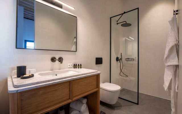 Kalathos Square Luxury Suites