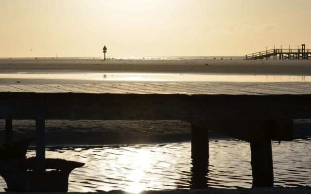 15 Bohler Brise Modern Retreat