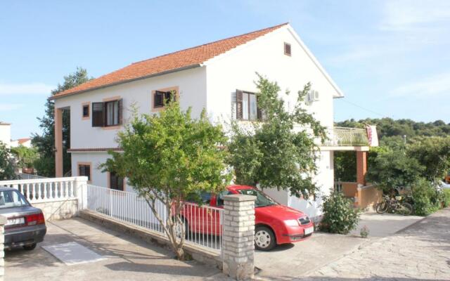 Slavica - Free Parking - A1 Mali