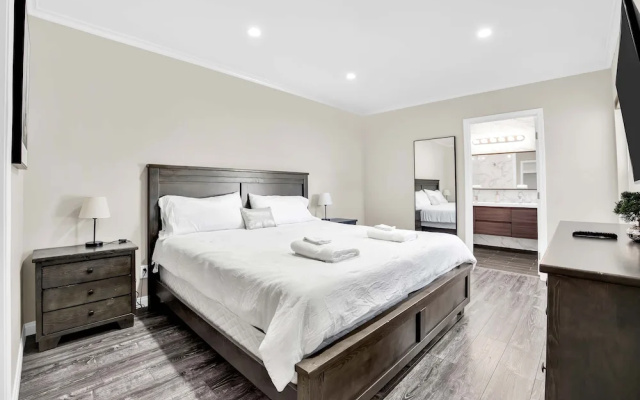 Martha by Avantstay Brand New LA Valley Home