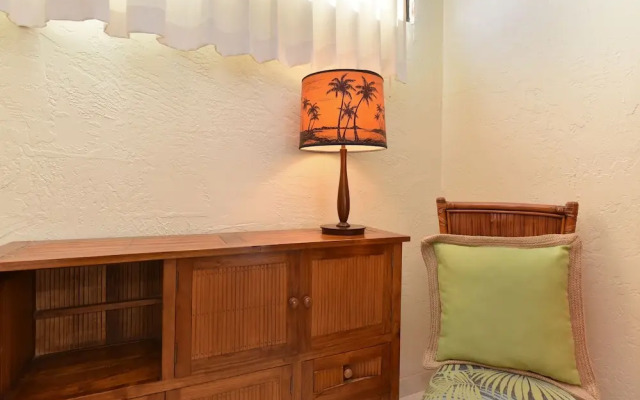 Papakea #a109 1 Bedroom Condo by RedAwning