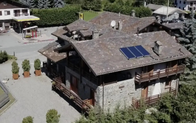 Spacious Apartment in Antey-Saint-André near Ski Lift