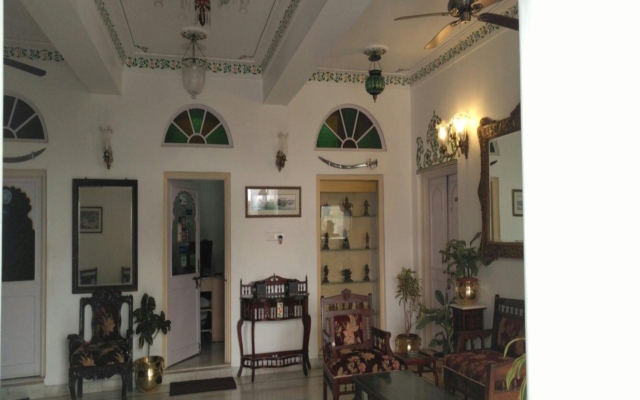 Jagat Niwas Palace