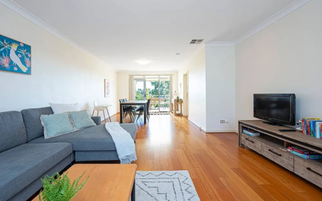 Cityscape Charm in Wattle Park